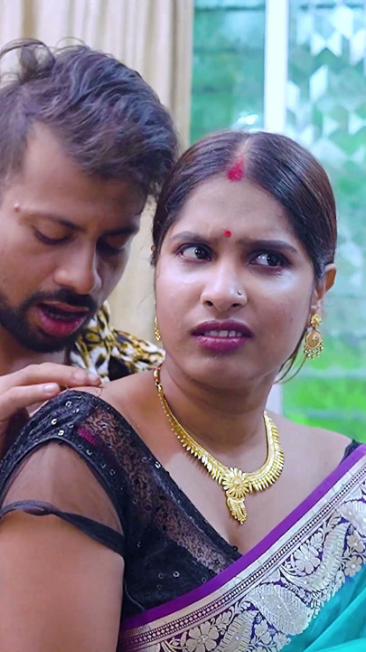 Desi Debar ne bhabhi ko suddenly pakar liya hindi blue film dekhte hue full movie ( threesome ) | Clip 1