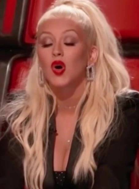 Christina Aguilera Loop #4
