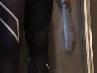 Pissing and cum in my 2xu tights
