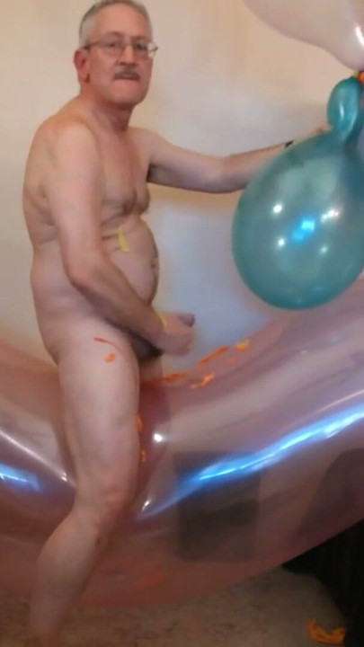 Balloonbanger 81) Balloon Cluster Fuck, Cum and Pop with GL700 Blimp Balloon | Clip 3