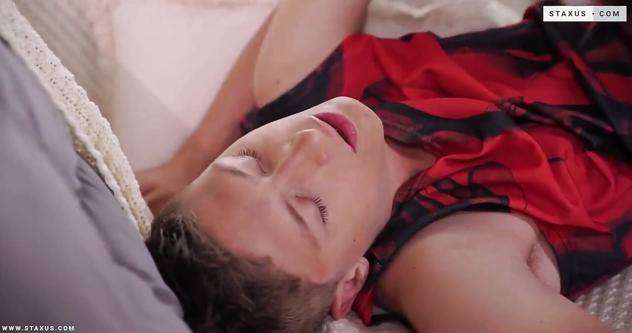 Staxus:: David Holister & Jon Biscuit