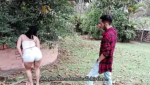 Vayolet's horny woman fulfills her fantasy with the gardener secretly from her stepfather - Porn in Spanish