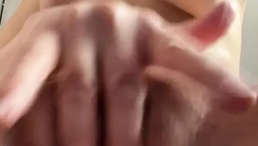 Kameraya Yakın Kedi, asılı Göğüsler, Büyük Areolalar