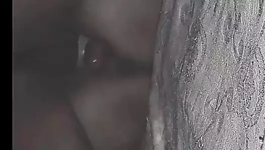 Mera bhai mujhe roj akele me chod deta he