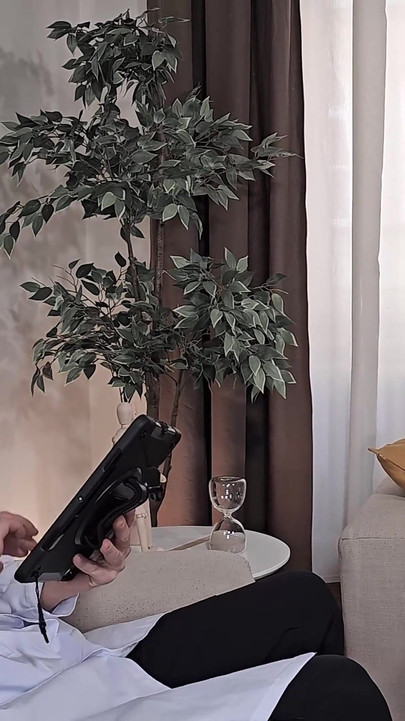 וידויים על הספה: לילה פרוע של מפגשים מלאי תשוקה