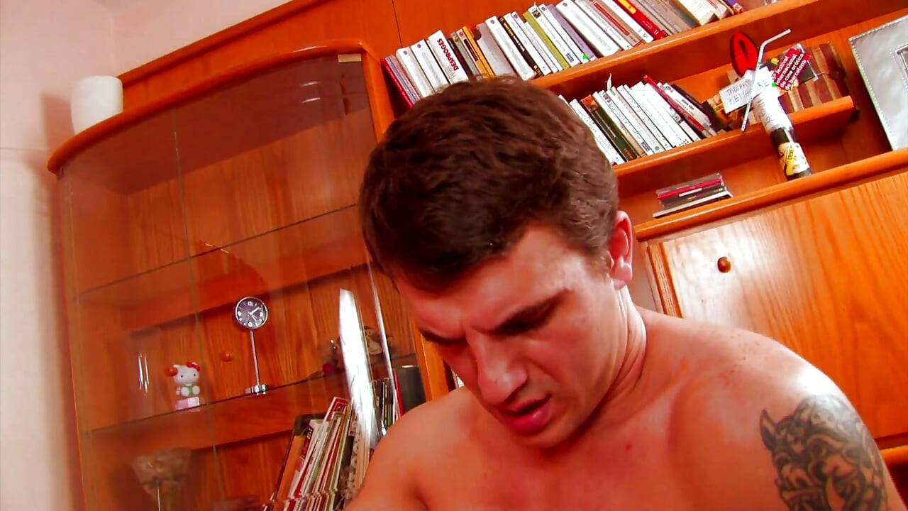 French brunette girl gets double penetrated