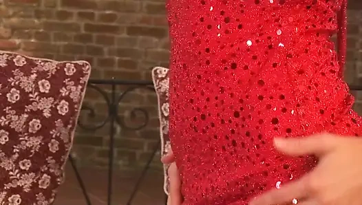 Azgın genç kızın ağır sikiş am frikiği yüze boşalmayla dolu küçük görünüyor