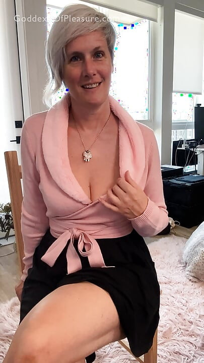 Hot Preview - Tapping My Best Friend’s Mom While He’s at the Gym