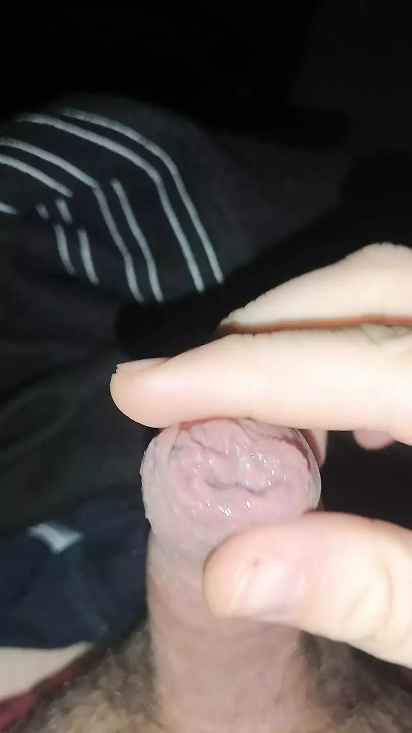 Membuatkan zakar kecil saya pancut keras untuk awak