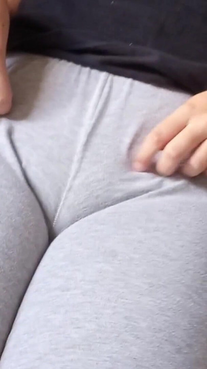 Unforgettable moment from "Giant pussy is marked between the leggings of a teenager"