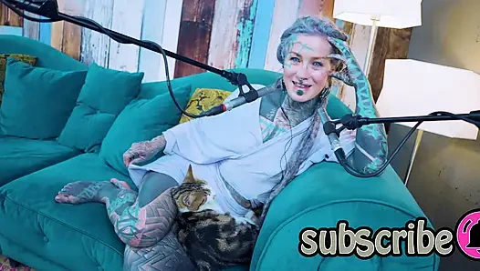 Ich spreche über E - Empathy - ASMR podcast SFW spricht goth dünnes mädchen dreadlocks tattoo-modell inked mädchen