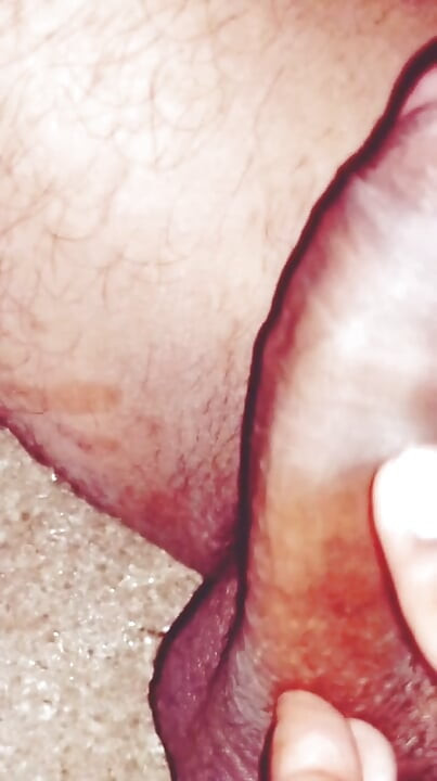 Bugün duş alırken mastürbasyon yapıyorum bugün çok seksi bir transseksüelim