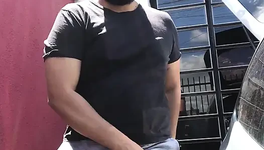Garajımda çıldırıyorum.