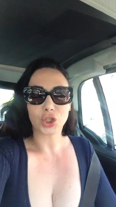 TETTONA ESAGERATA NEL TRAFFICO...