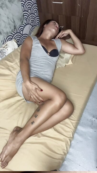 Ladyboy get horny and solo masturbate