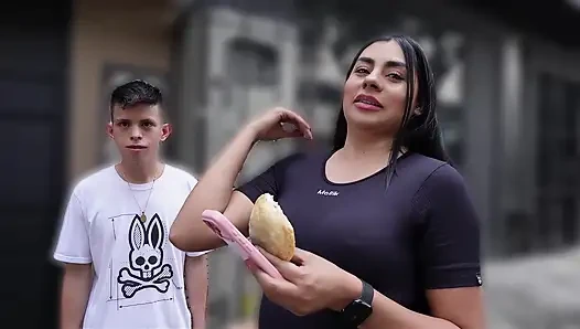 Я исполняю свою ставку девственница продавец Empanada