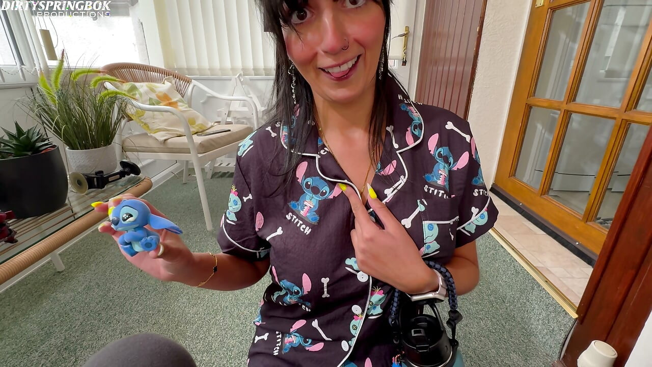 Aaliyah Yasin chupa y folla en su nuevo pyjamas