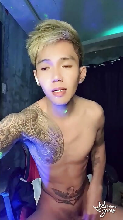 Inked Horny Twink Performed in a Live Webcam Show