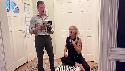 Orta yaşlı seksi kadın Tatiana kurbağayı bağlıp sert sikiyor
