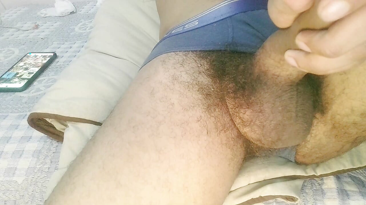 Duży, futrzasty i pachnący jak samiec!