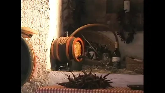 Pantat cewek nakal rambut pirang dientot habis-habisan sama pelayan restoran