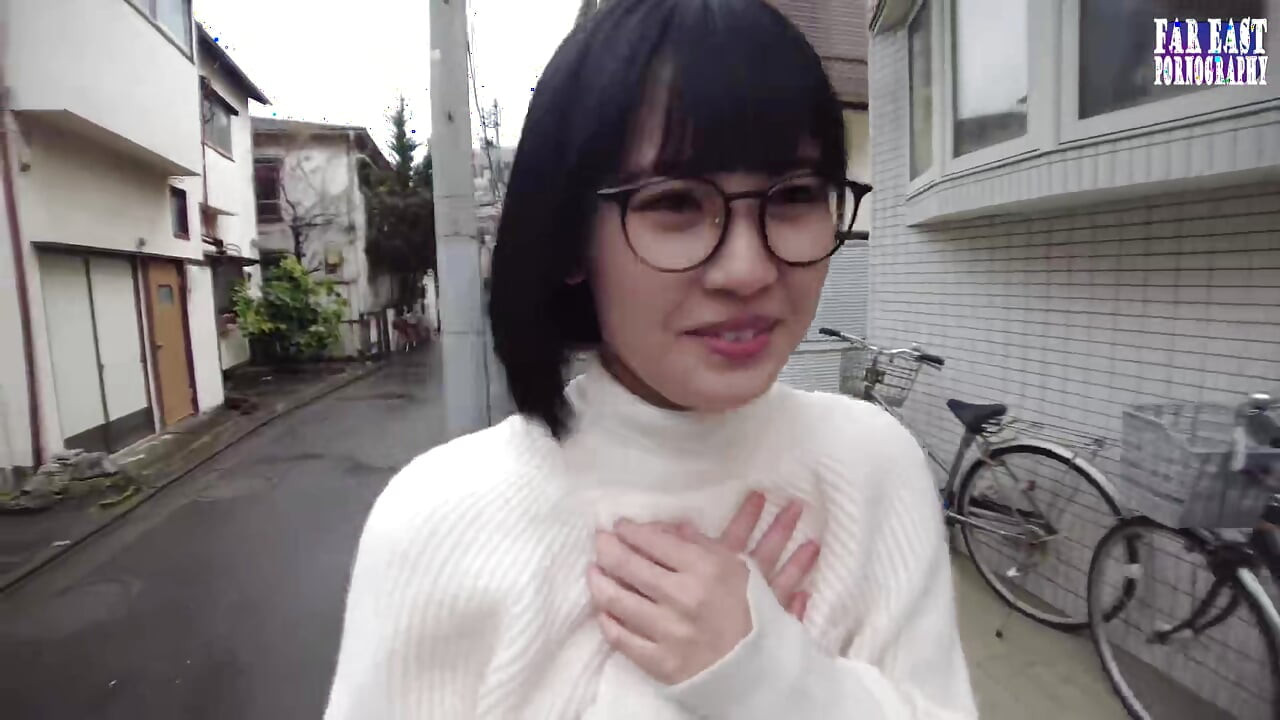 甘いグラスで、怠惰な日に温かい滴を味わいながら、果てしないごくりと飲み込む至福 -パート1