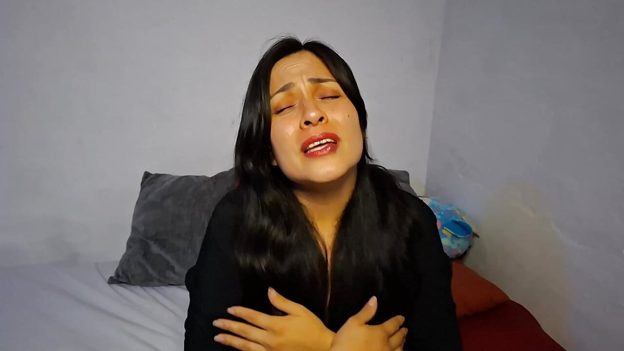 ASMR Roleplay Tu NOVIA te CUIDA