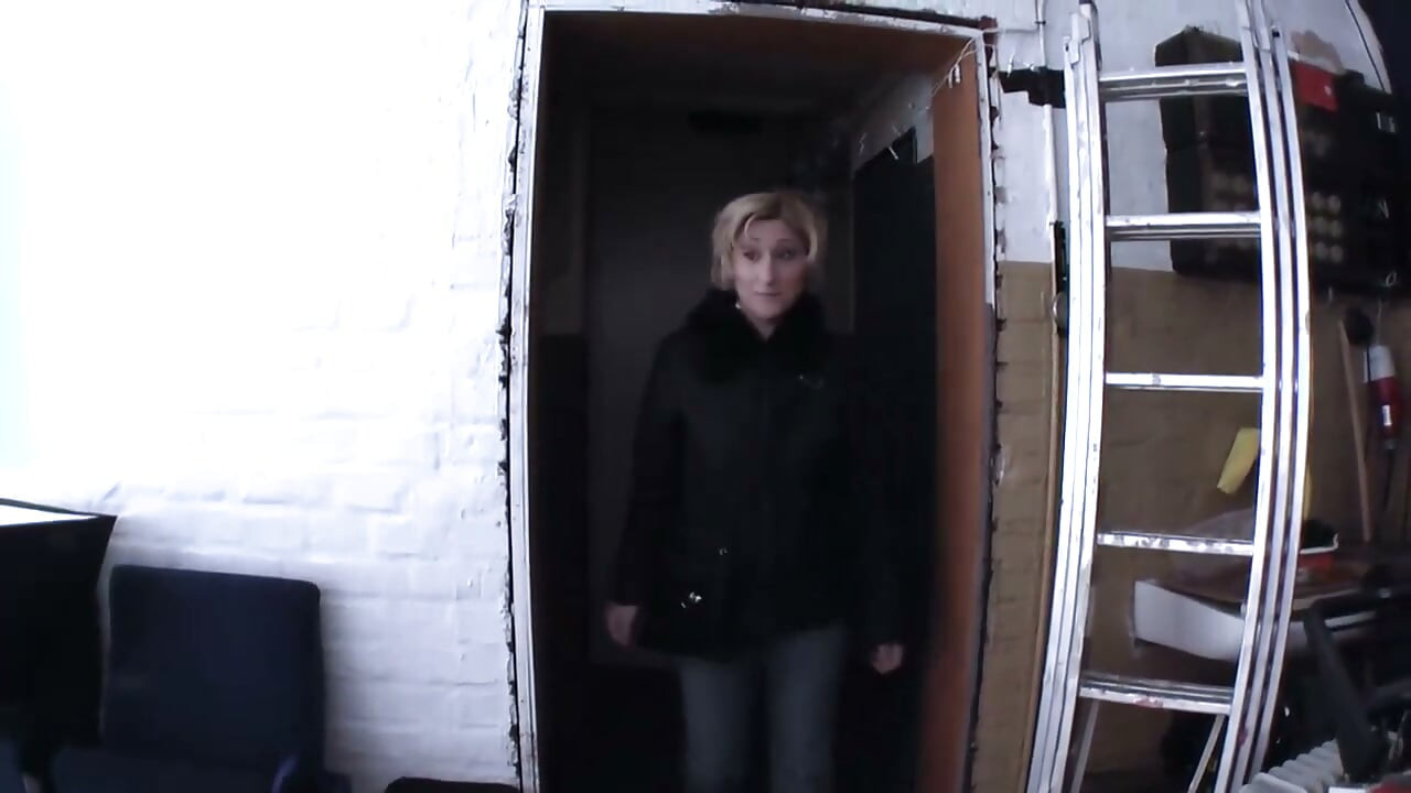 Mature blonde slut loves to masturbate with big sex toys