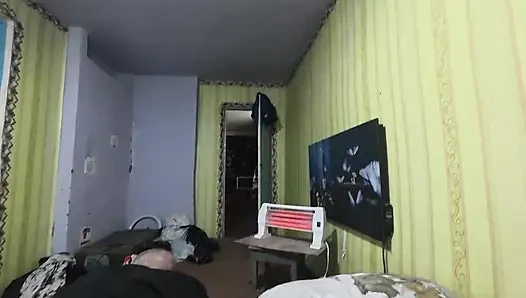 Ich habe meinen cuckold in den arsch gefickt, während ich seinen schwanz wichste