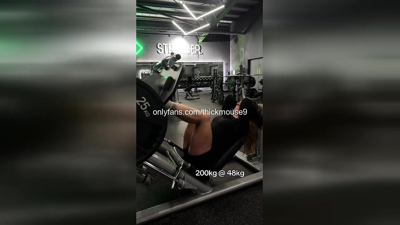 TikTok Live Gym Gangbang: 5 Strangers Breed 18yo Pussy