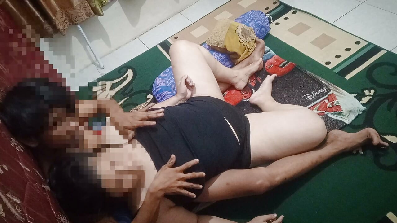 (Part 1) Horny chubby aunt wants to be fucked