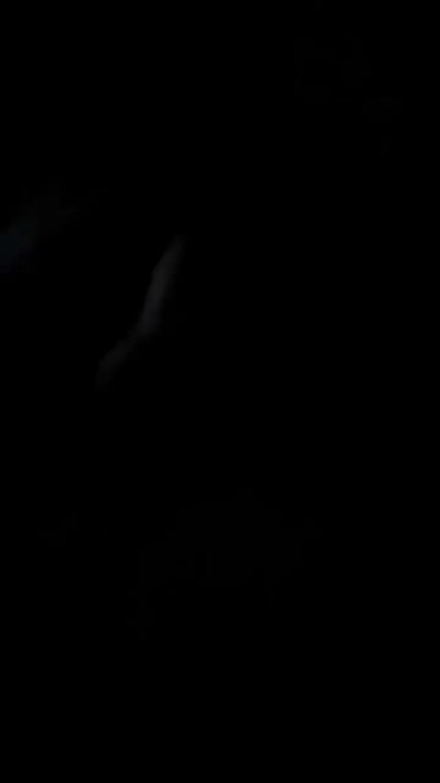 Yarı rijit yarakla mastürbasyon yapıyor götdeki tıkaç eksik :(