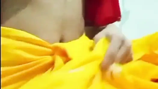 Hintli öğretmenin rol oyunu