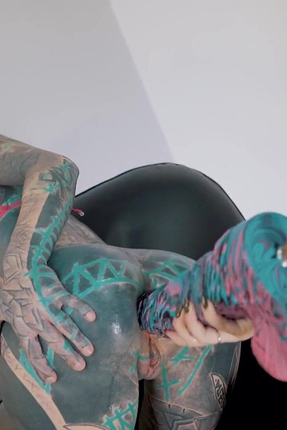 Alternative Teen Gets Anal Fucked and Has Orgasm on Big Toys