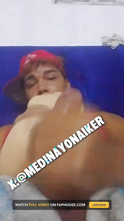 Evde kimse yokken lanet olası oyuncak bebek.