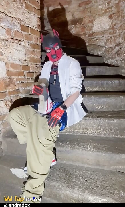 Sagger, Sneakers and Socks! Part 1