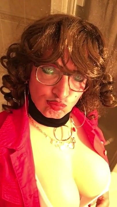 Nadine posing as a whore
