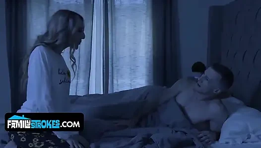 Vivianne Desilva и сладкая Sophia крутит соблазнительную историю запретного желания