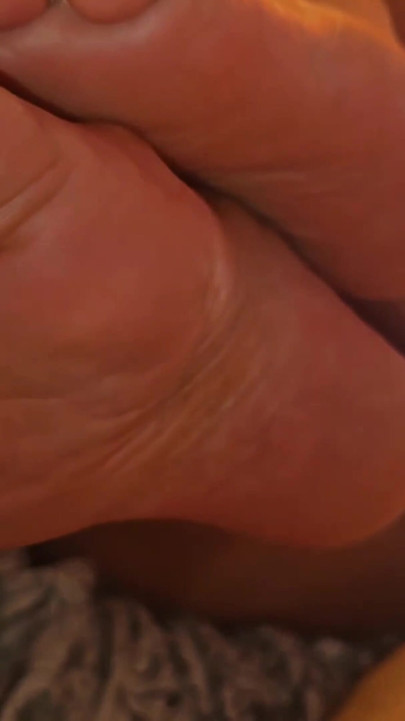 Tanned Stepmom Satisfies Foot Fetishist | Clip 2
