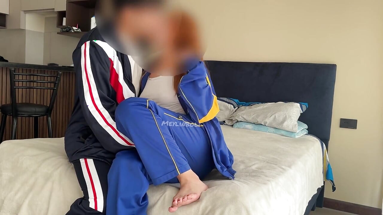 Kristen høyskolestudent lærer å suge kjæresten sin og gjør det som en profesjonell sucker