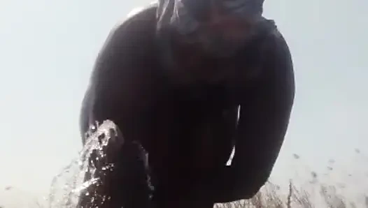 Afrikalı amatör büyük memeler köyde çıplak