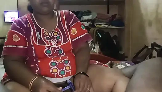 Üvey teyzem amımı sikiyor ve sonra amını açıyor ve parmağını oynatıyorsa