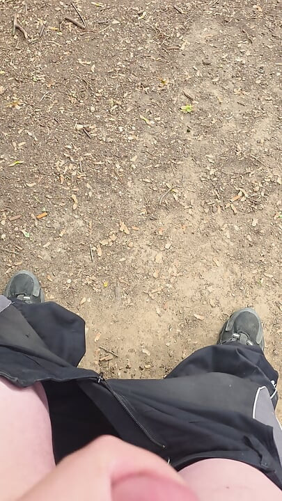I'm really horny again in the parking lot in the forest a671