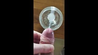 Sperma greco fresco nel bicchiere