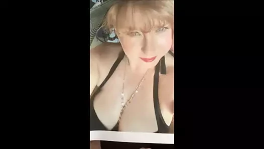 ben boşalmak üzerinde büyük tittied karen