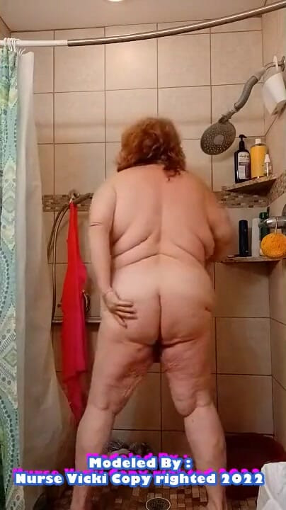 Pee show off