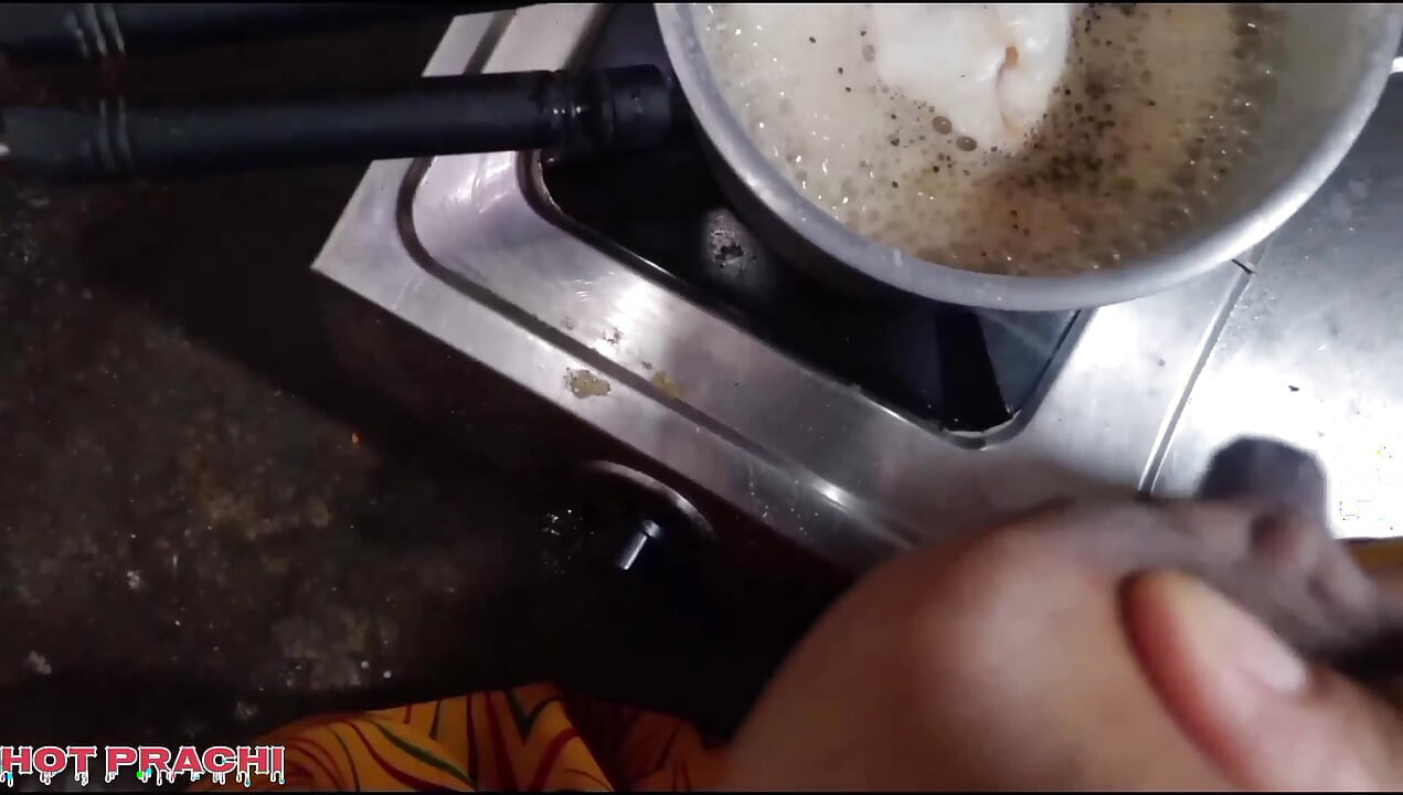 Prachi Apne dudh ka chai banake sasur ji ko piladiya