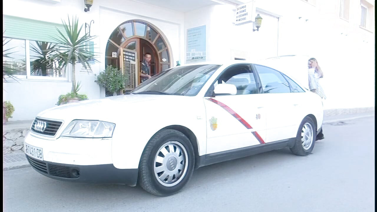 Blonde Babe Seduces Taxi Driver in Steamy Encounter