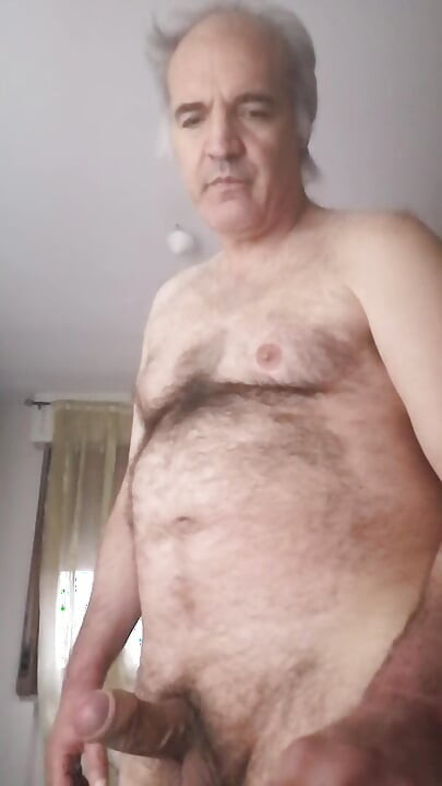 Žudim za seksom, drkam 3 puta dnevno