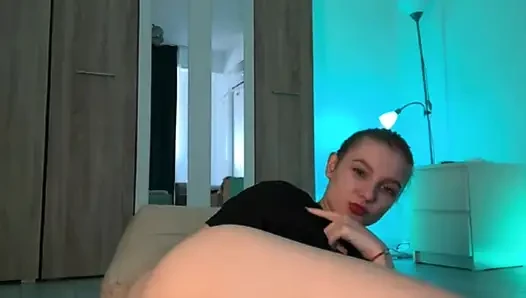 Jucielussie stretching full naked